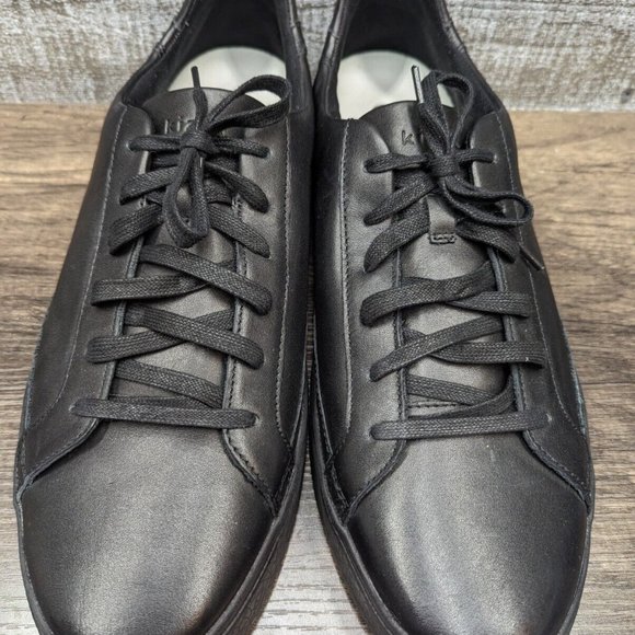KIZIKS - Men\'s Vegas Model Size 8 Black - Easy Slip on Loafers with laces (rare)